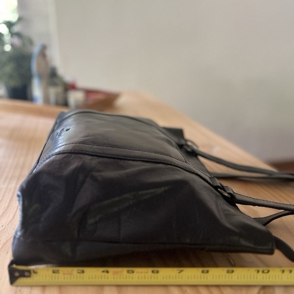 Vintage Black Leather Tote Bag - Picture 5 of 9